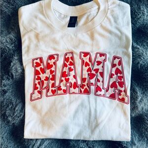 Boutique Mama Heart Graphic Tee Small Gildan Heavy Cotton Shirt